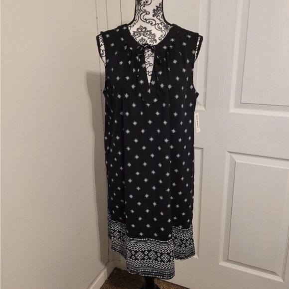 NWT Old Navy black Aztec design dress - Picture 1 of 7